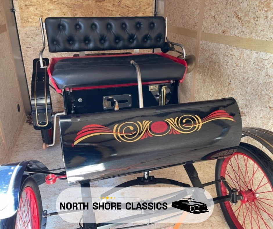 Oldsmobile-Curved-Dash-1901-Black-Red
