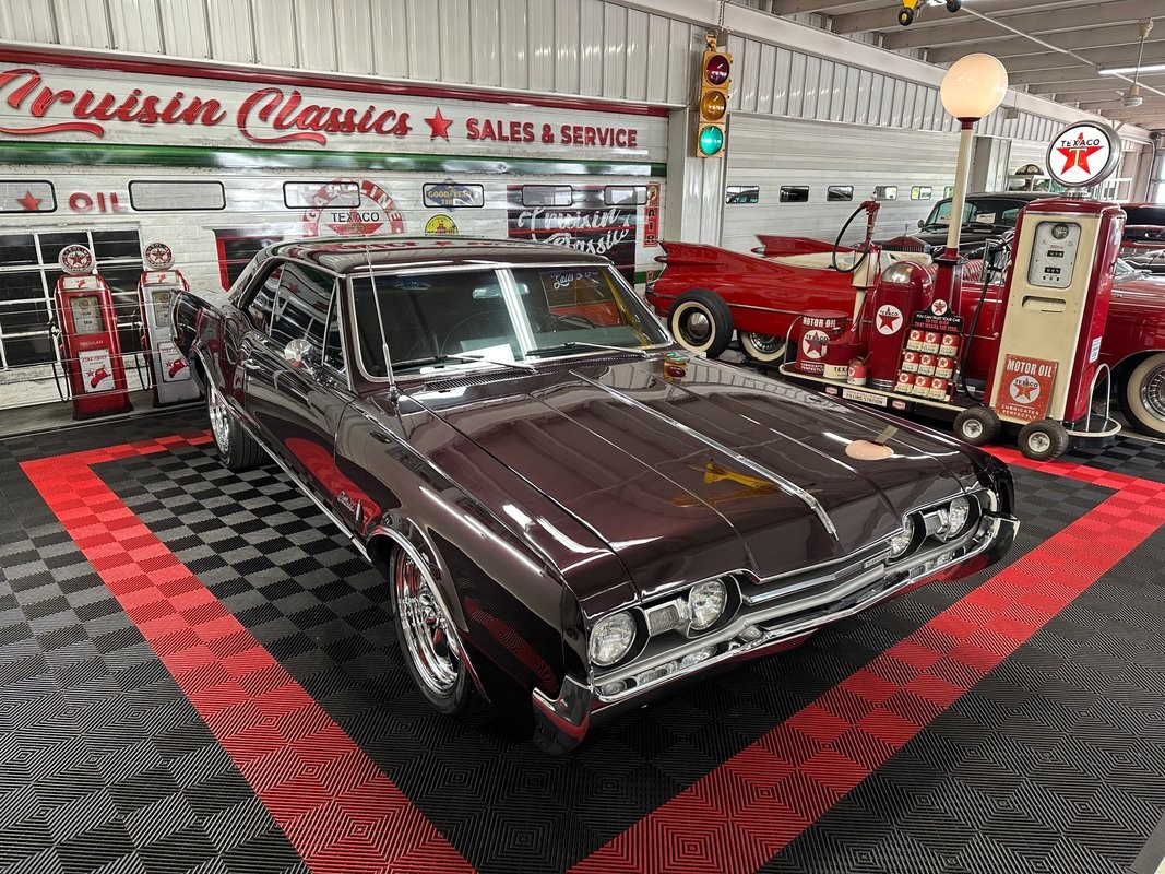 Oldsmobile-Cutlass-1967-Black