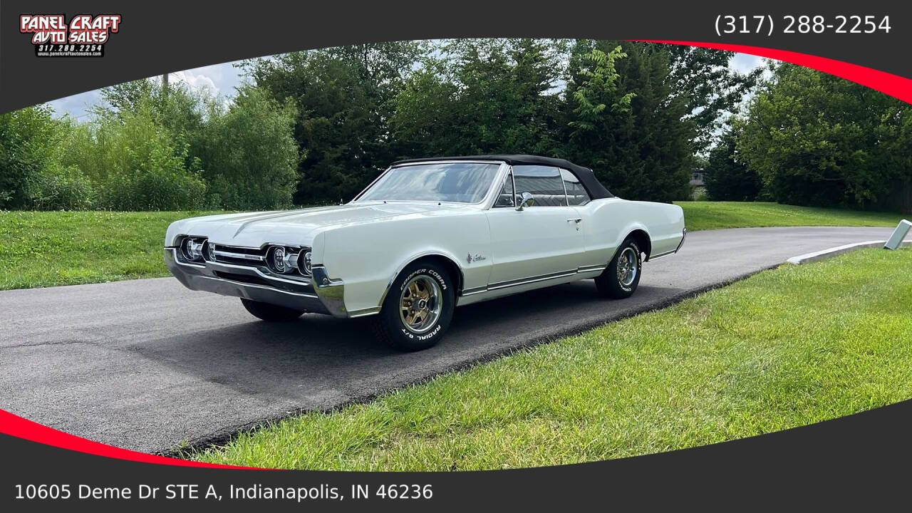 Oldsmobile-Cutlass-1967-White-Black