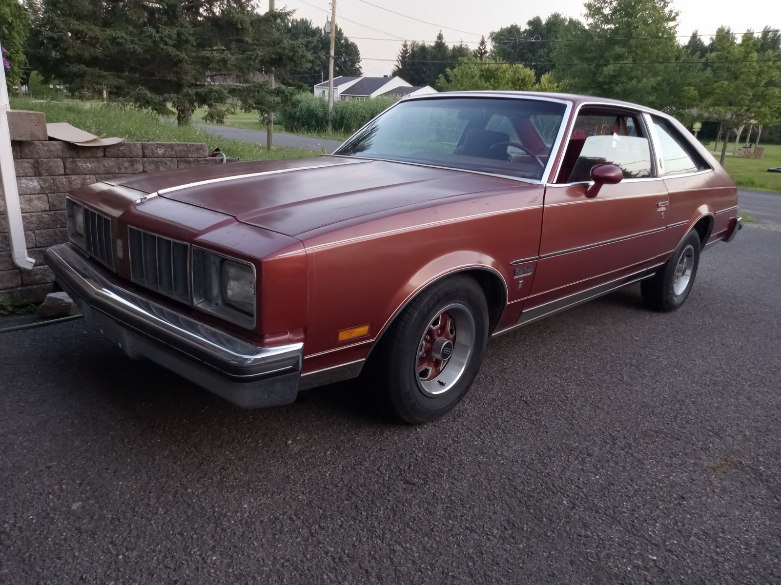 Oldsmobile-Cutlass-1978-Coupe-Burgundy
