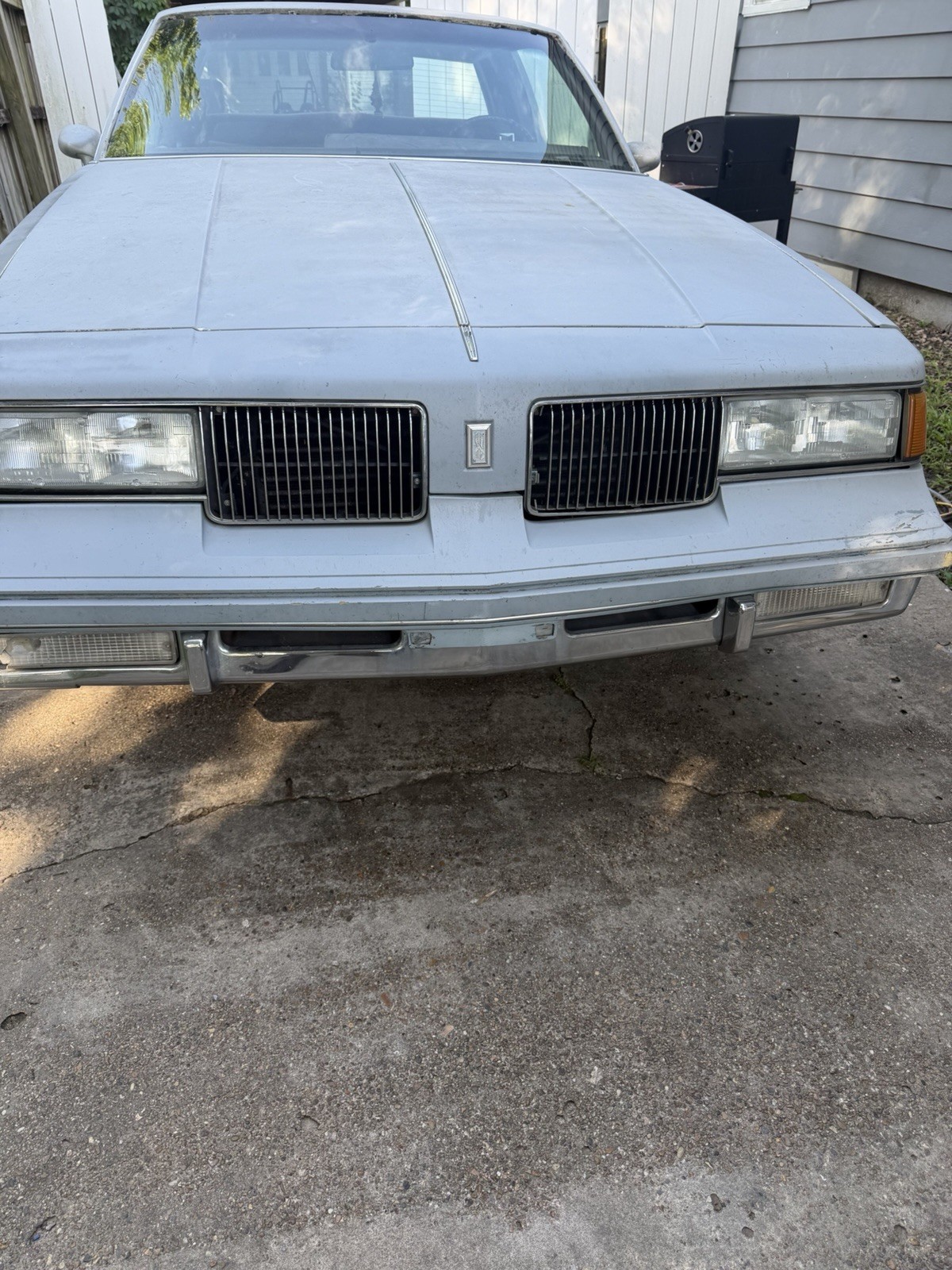 Oldsmobile-Cutlass-Supreme-1982-Coupe