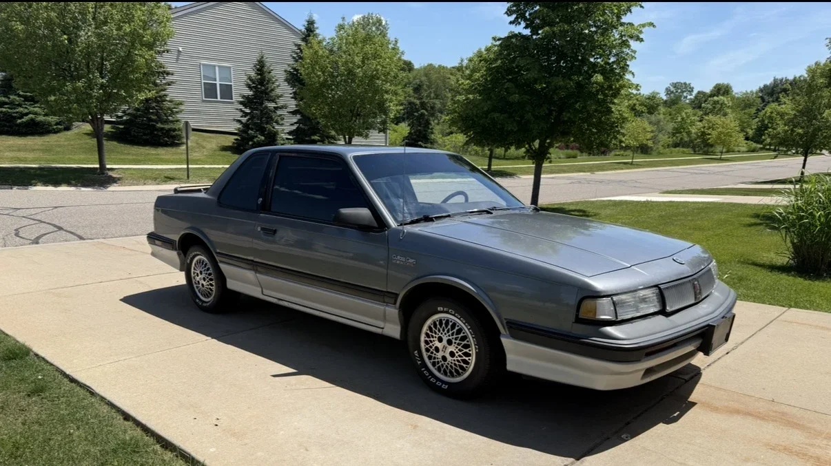 Oldsmobile-Cutlass-ciera-international-coupe-1990-Gray-Red