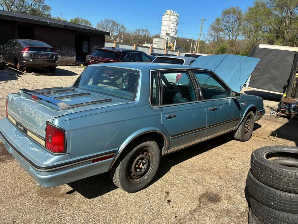 Oldsmobile-Cutlass-ciera-sl-sedan-4d-1987-blue