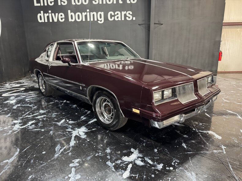 Oldsmobile-Cutlass-supreme-1986-Maroon