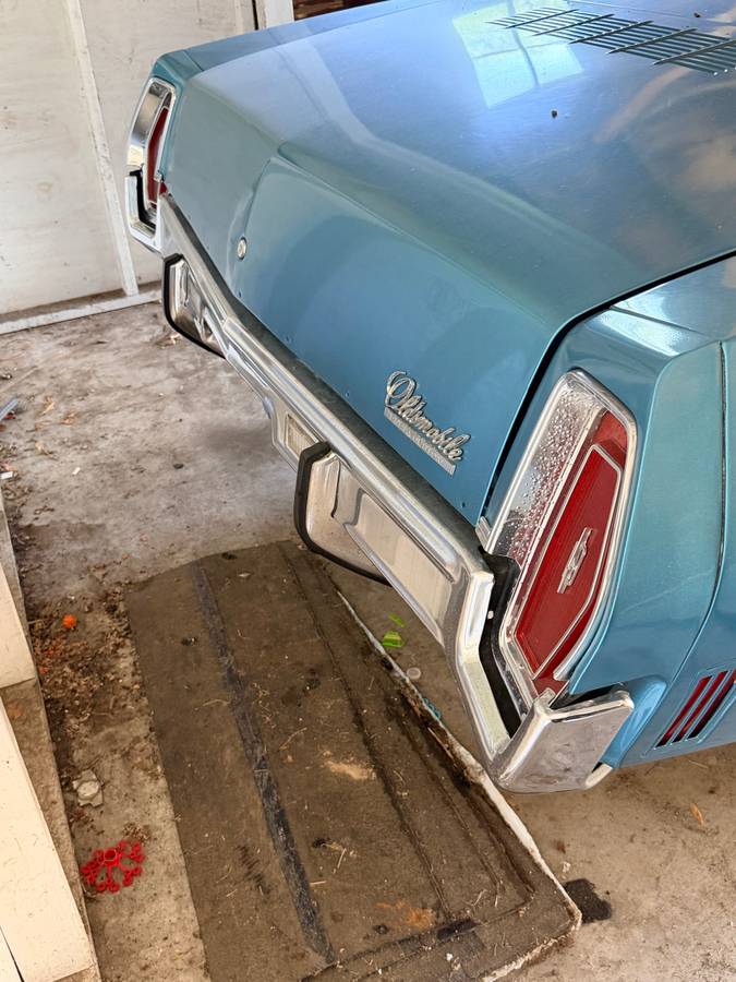Oldsmobile-Delta-88-1971-blue