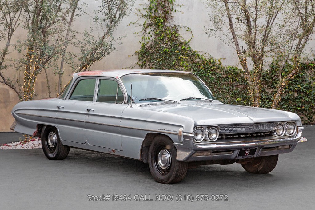 Oldsmobile-Dynamic-88-1961-Other-Color