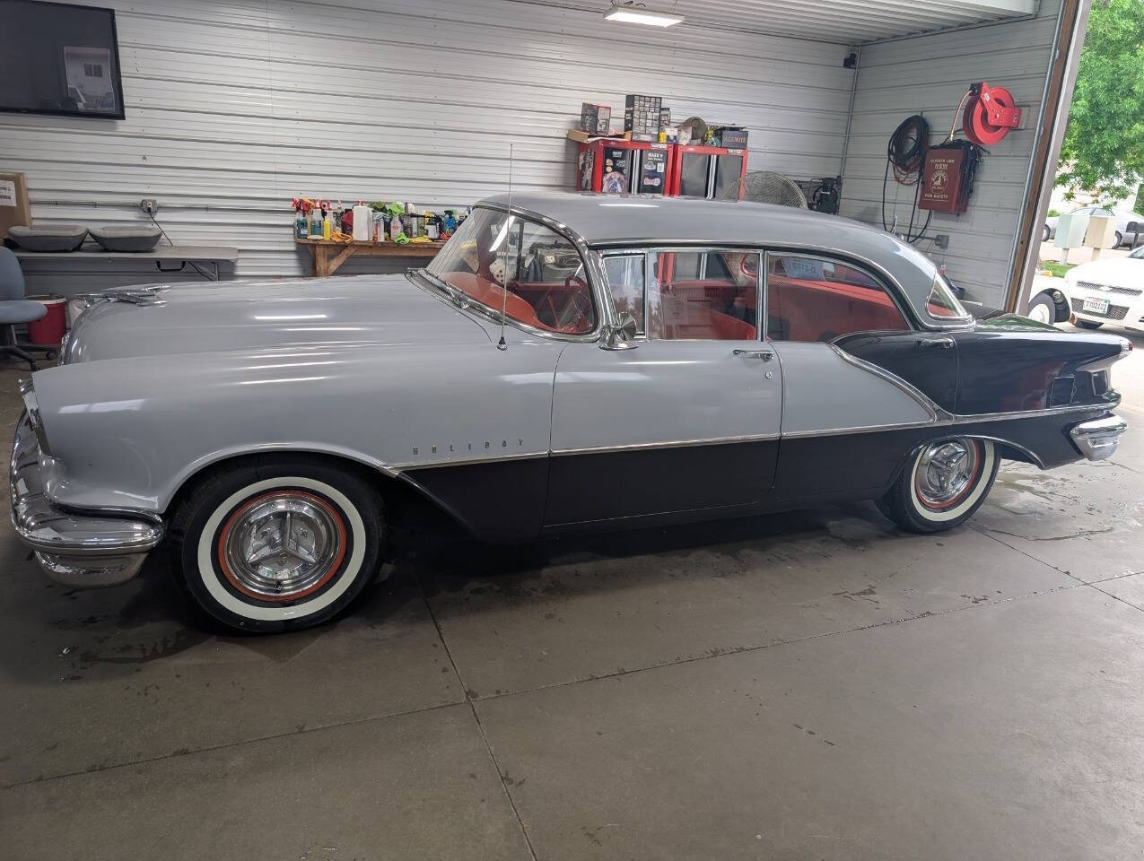 Oldsmobile-Eighty-eight-1956-Black-Gray