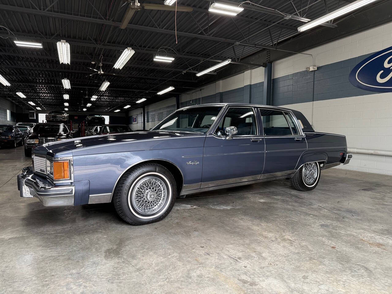 Oldsmobile-Ninety-eight-1984-Dark-Royal-Blue-Metallic-Royal-Blue