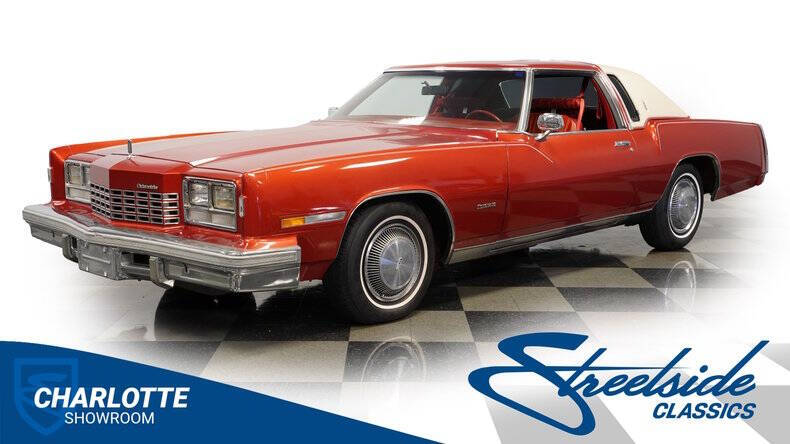 Oldsmobile-Toronado-1977-Firethorn-Red-Firethorn-Red