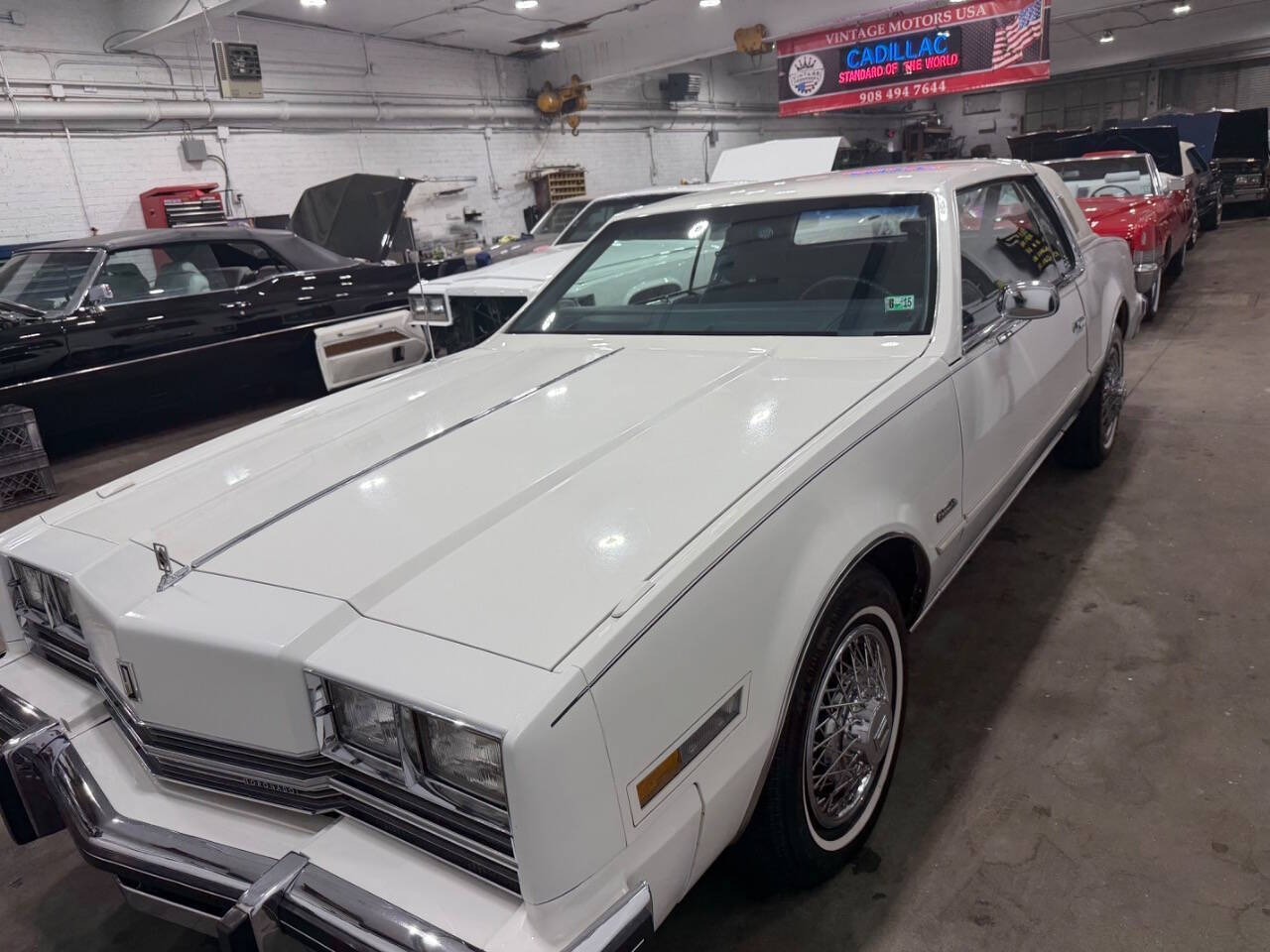 Oldsmobile-Toronado-1984-White-Blue