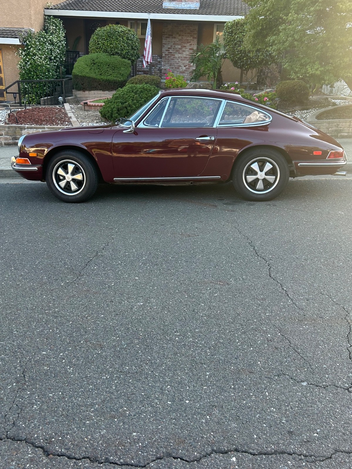 Other-Makes-1968-Coupe-Burgundy