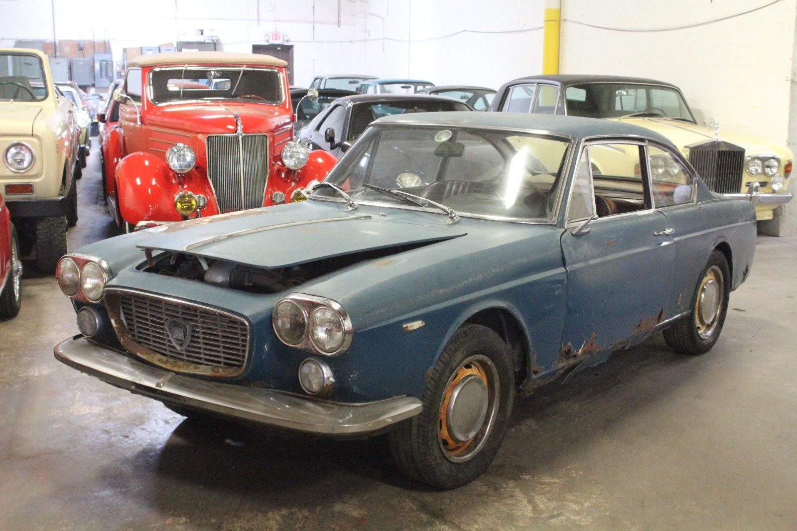 Other-Makes-Flavia-1967-Coupe-Burgundy