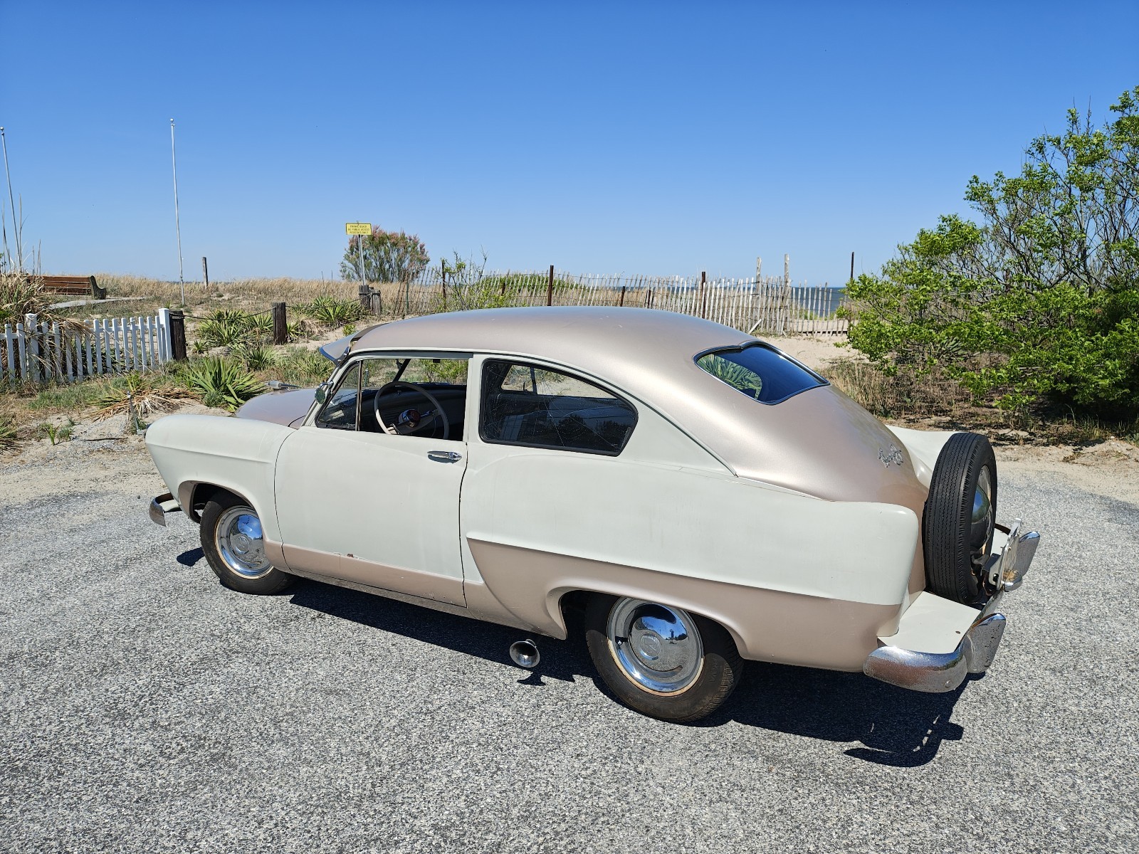 Other Makes Henry J Deluxe 1951