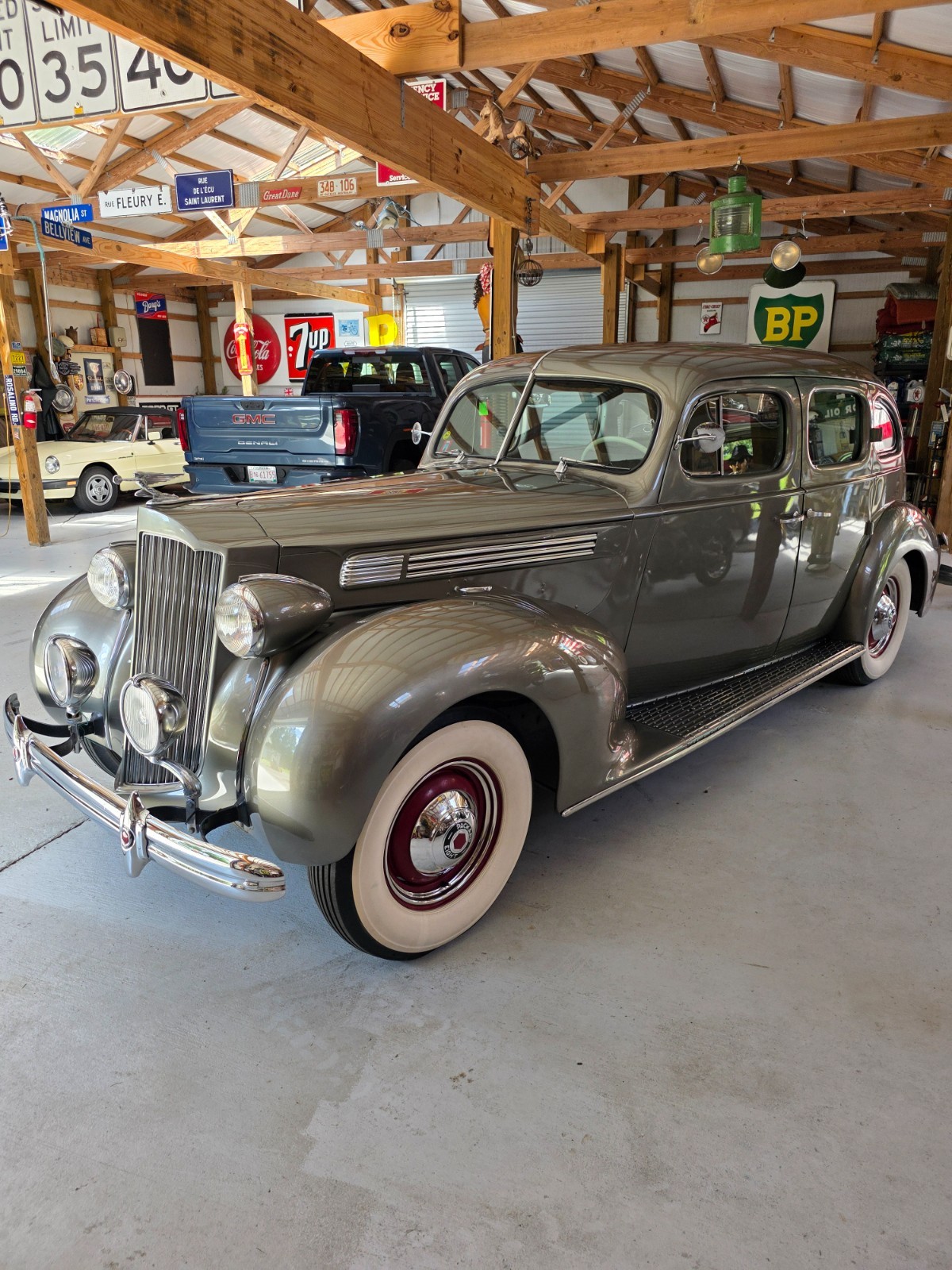 Packard-Super-1938-Sedan-Gray