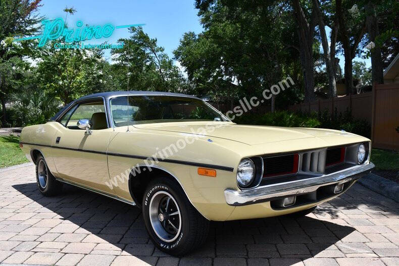 Plymouth-Barracuda-1972-Honey-Gold-Gold