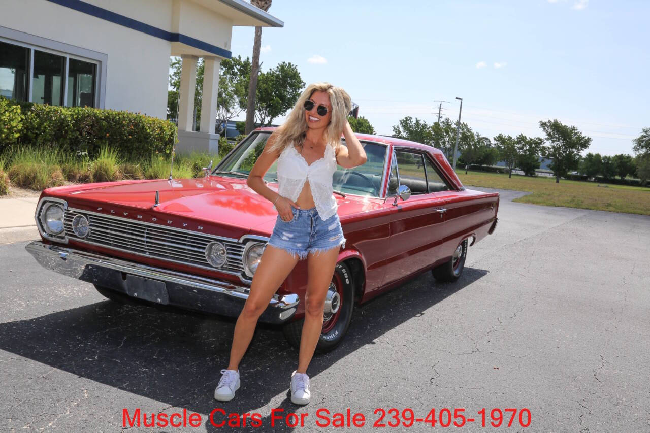 Plymouth-Belvedere-ll-1966-Red-Metallic-Black
