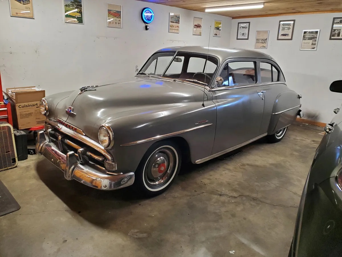 Plymouth-Concord-1951-Gray-Burgandy