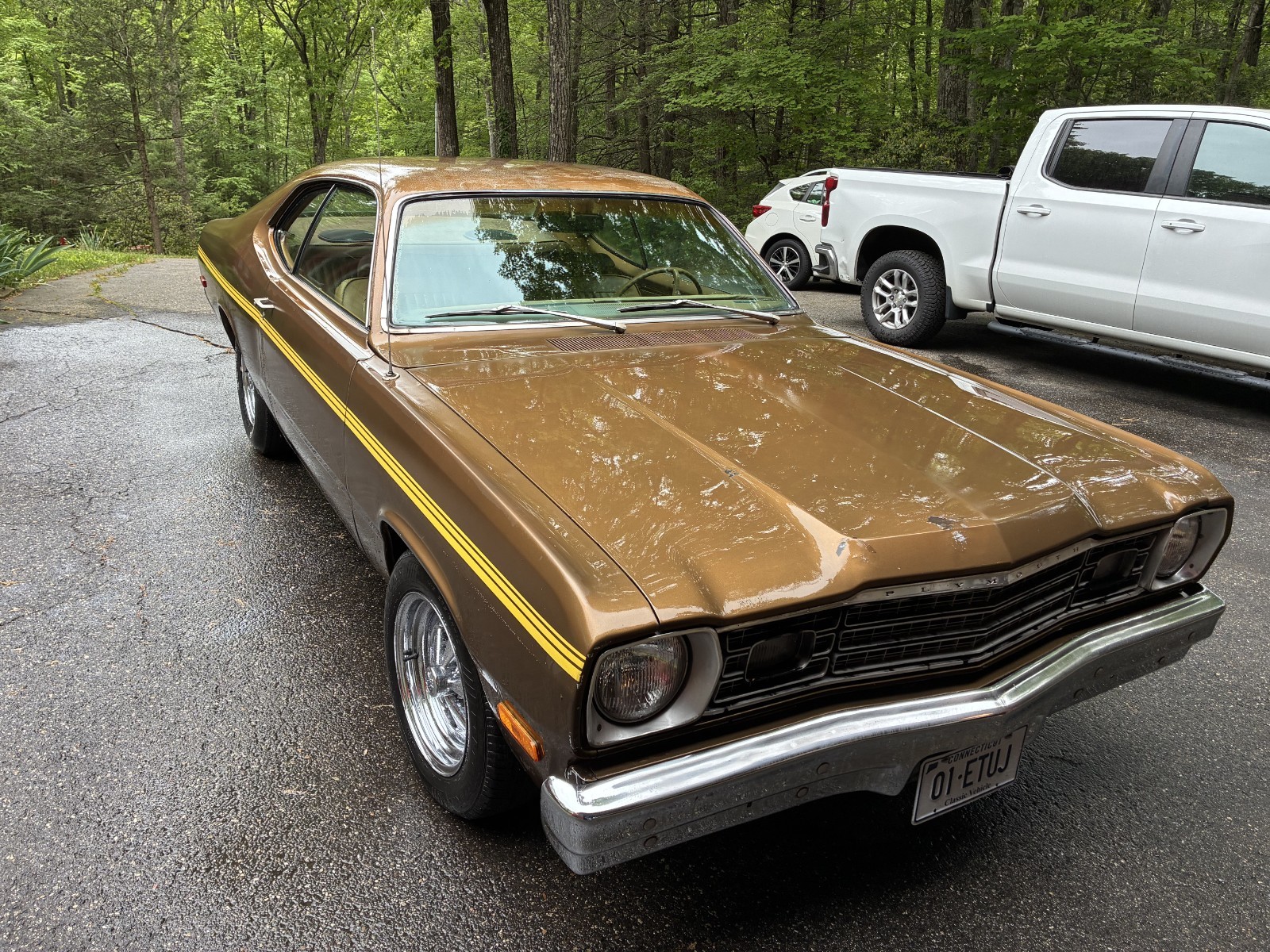 Plymouth-Duster-1973-Coupe-Gold
