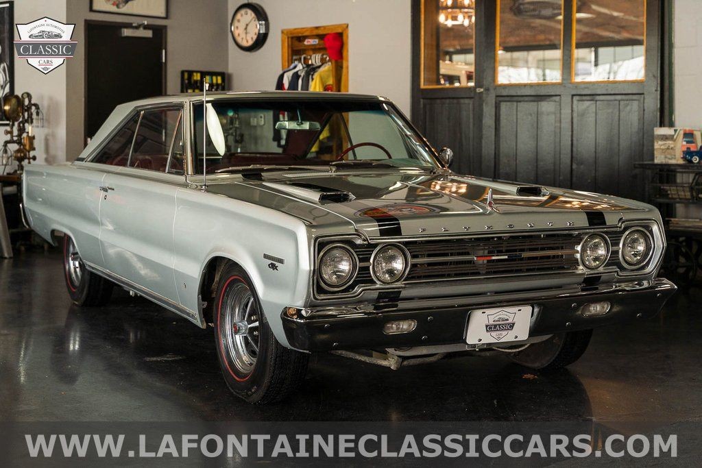 Plymouth-GTX-1967-Red