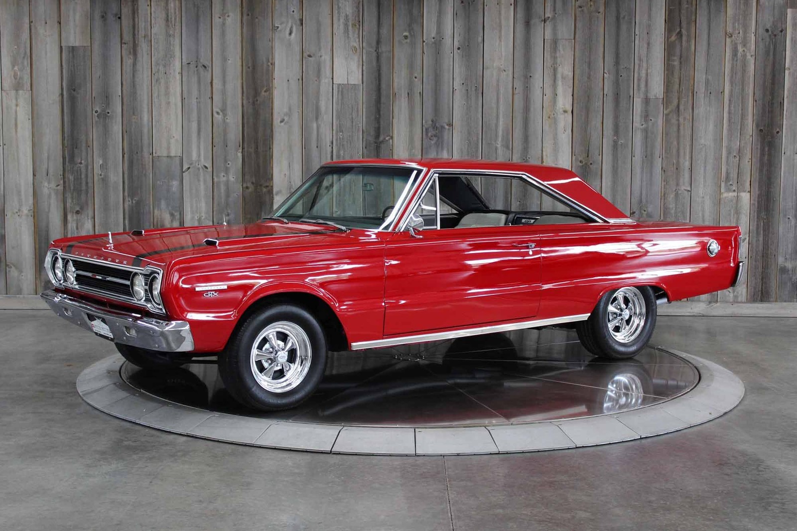 Plymouth-GTX-1967-White