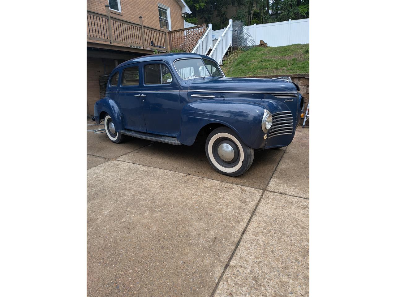 Plymouth-P10-1940-Blue-Tan