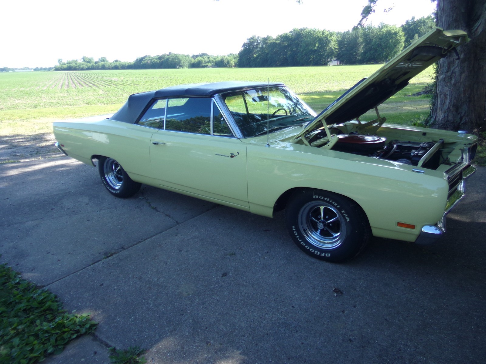 Plymouth-Road-Runner-1969-Convertible-Black