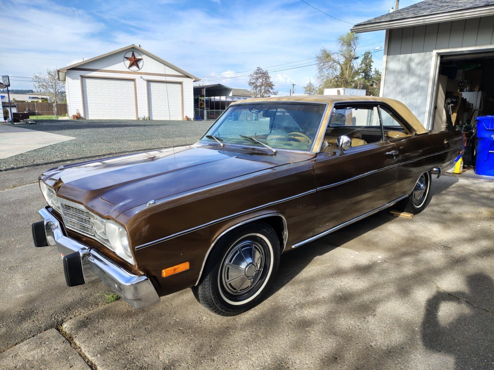 Plymouth-Scamp-1973-Coupe-Tan