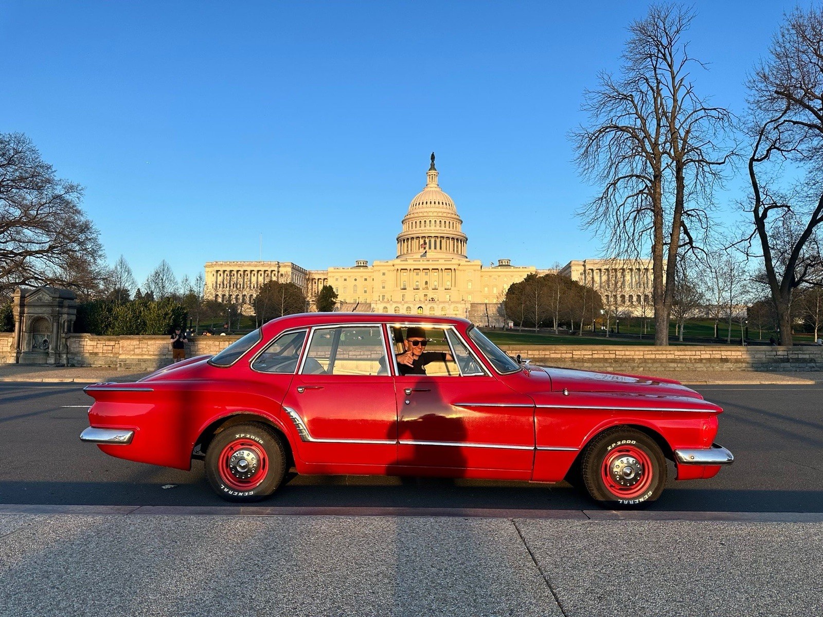 Plymouth-Valiant-1961-Sedan-Black