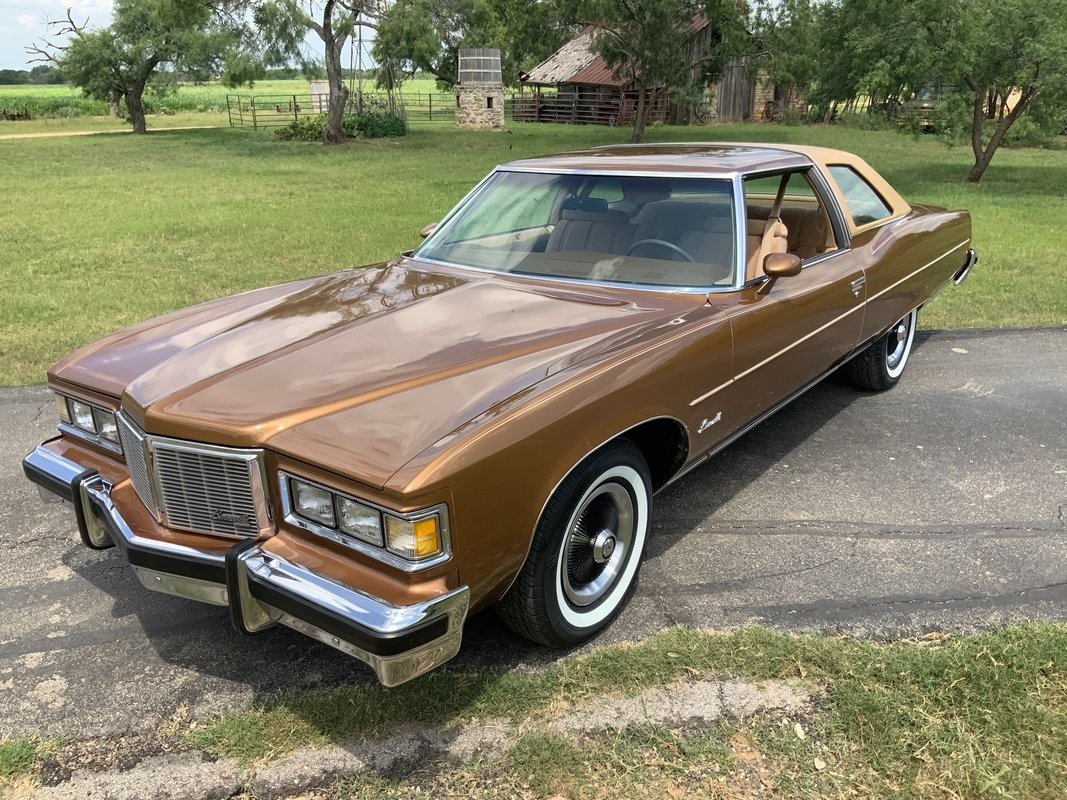Pontiac Bonneville 1976