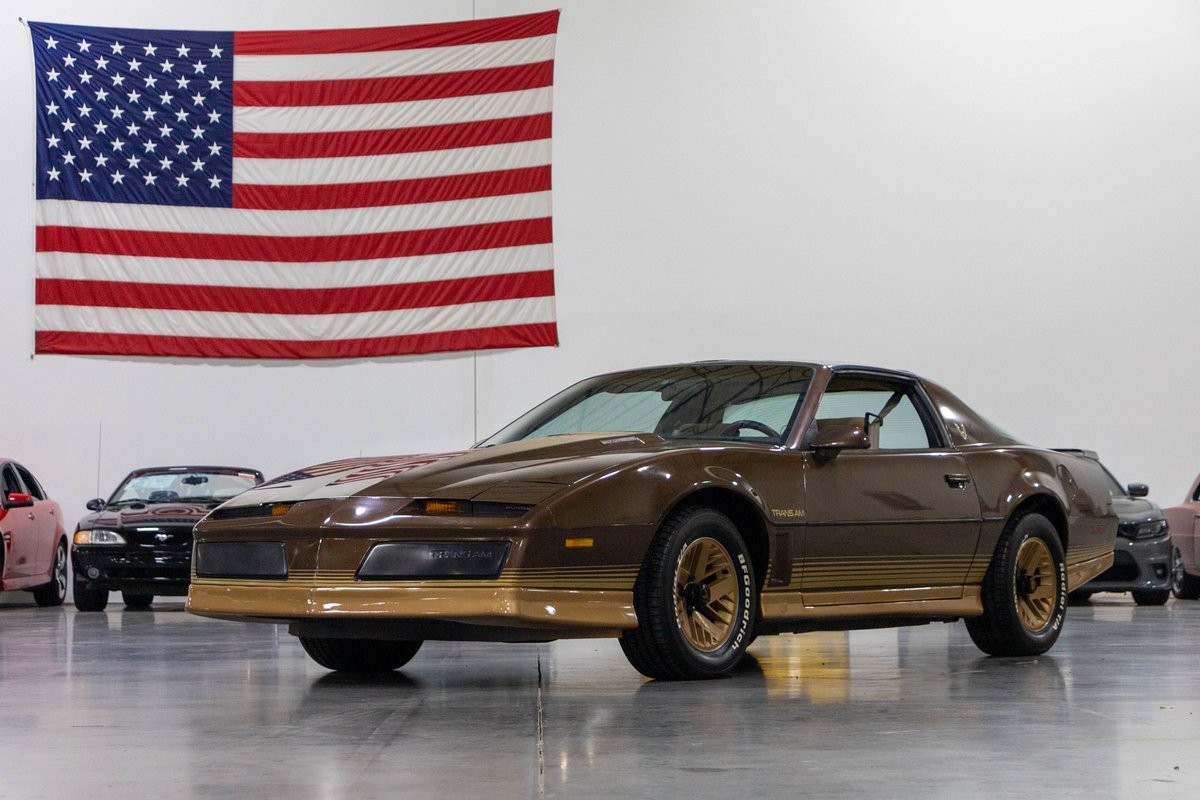 Pontiac-Firebird-1984-Coupe-Tan