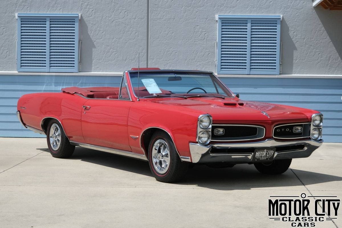 Pontiac-GTO-1966-Red