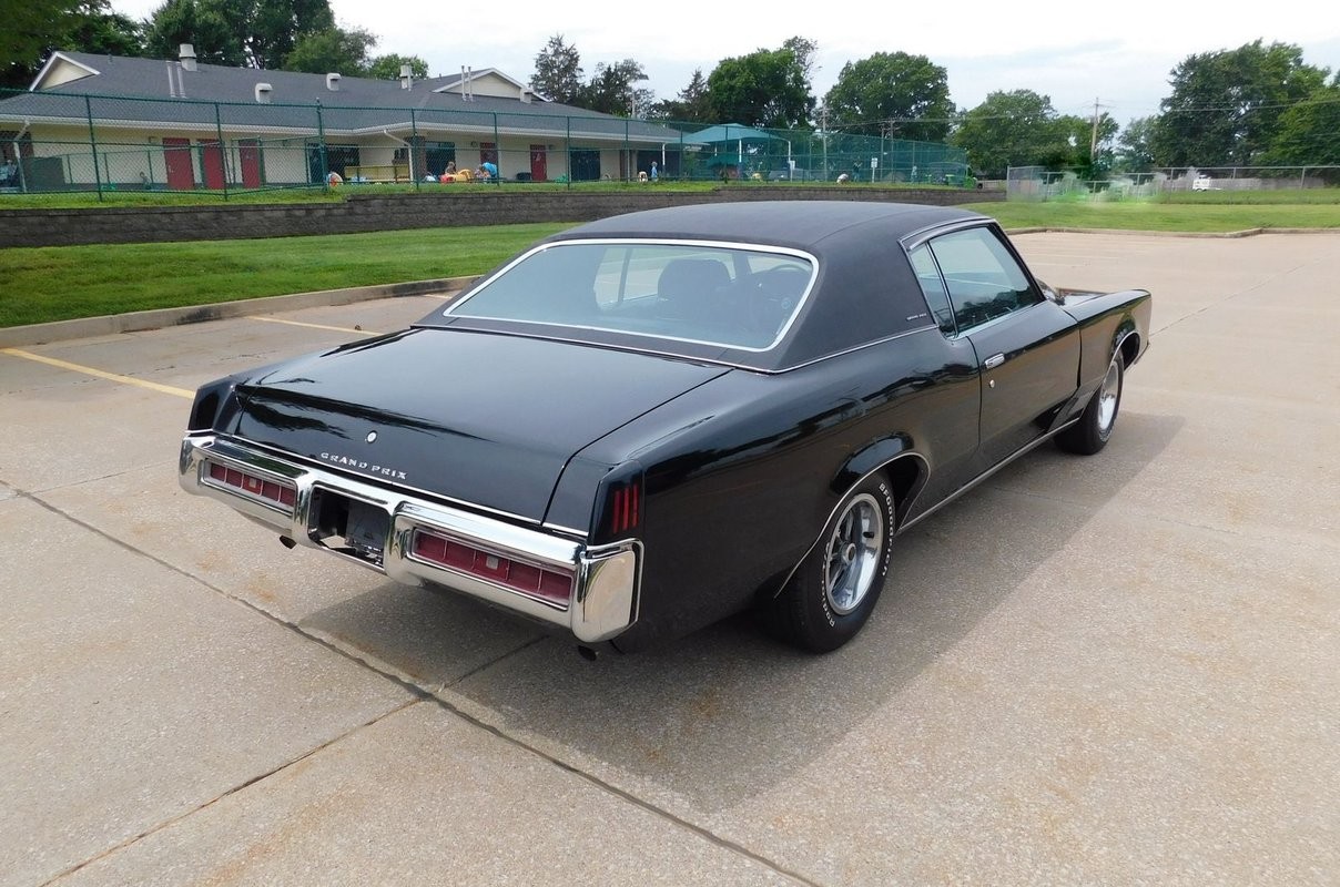 Pontiac-Grand-Prix-1970-Black