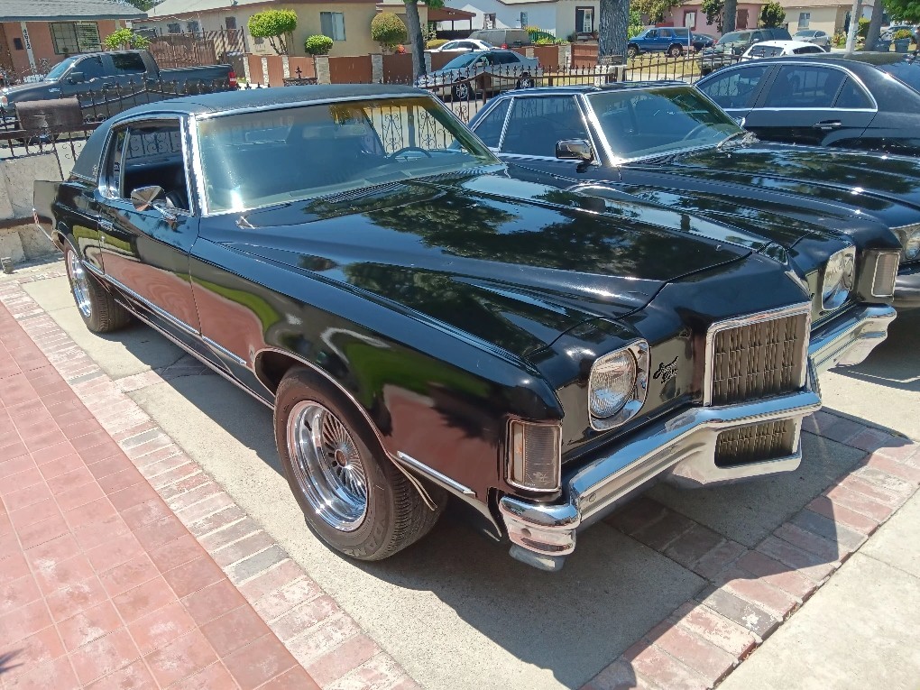 Pontiac-Grand-Prix-1972-Coupe-Blue