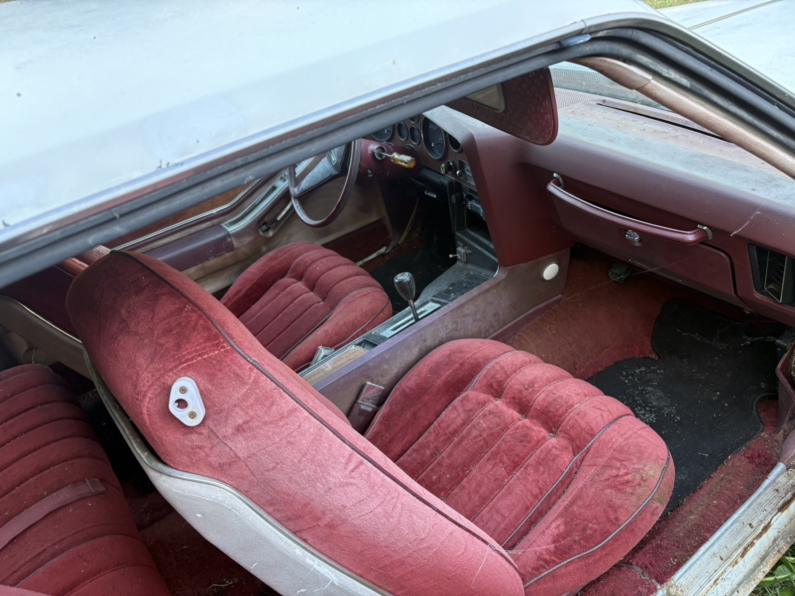 Pontiac-Grand-Prix-1975-Coupe-Red