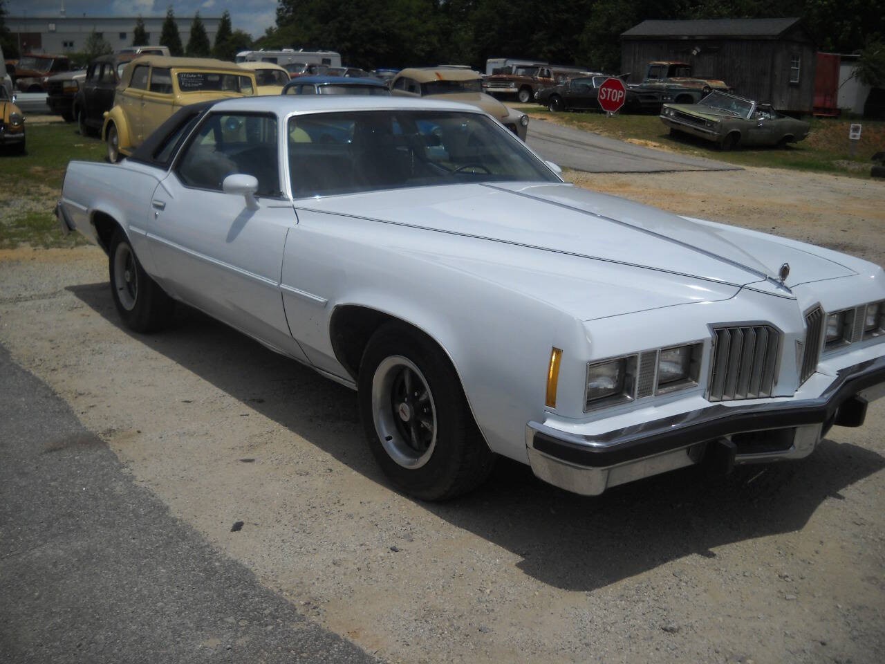 Pontiac-Grand-Prix-1977-Coupe-Black