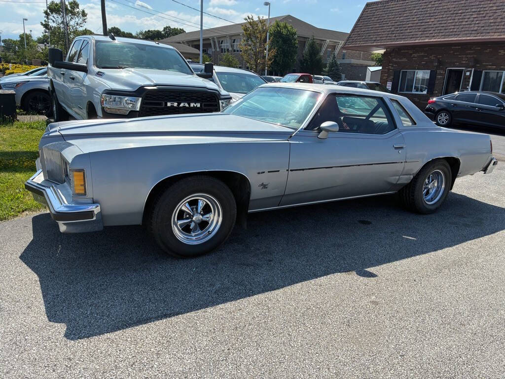 Pontiac-Grnd-prix-1976-Gray