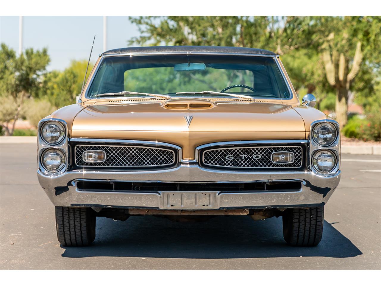 Pontiac-Gto-1967-Signet-Gold-BLACK