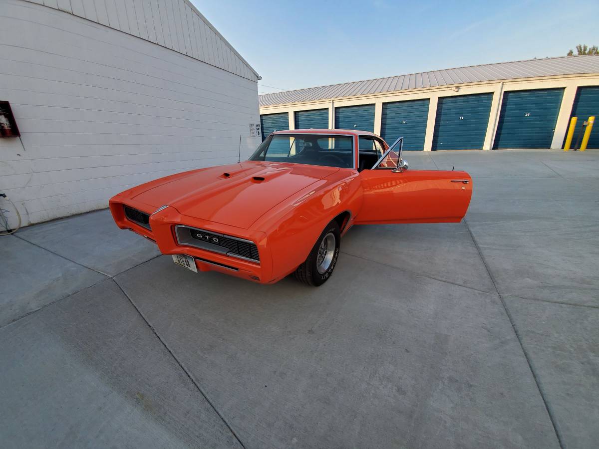 Pontiac-Gto-1968-orange