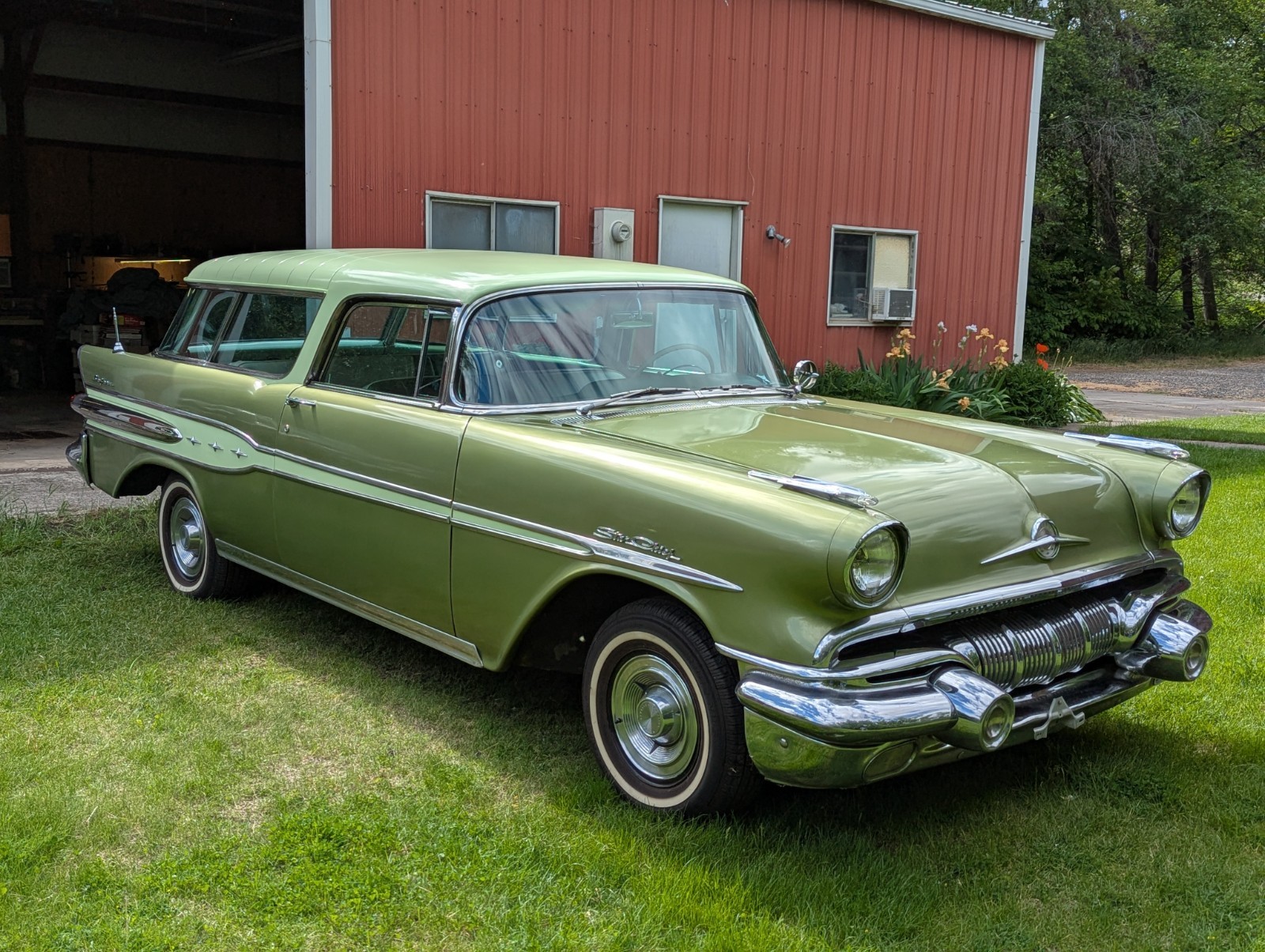 Pontiac-Safari-1957-Wagon-Green