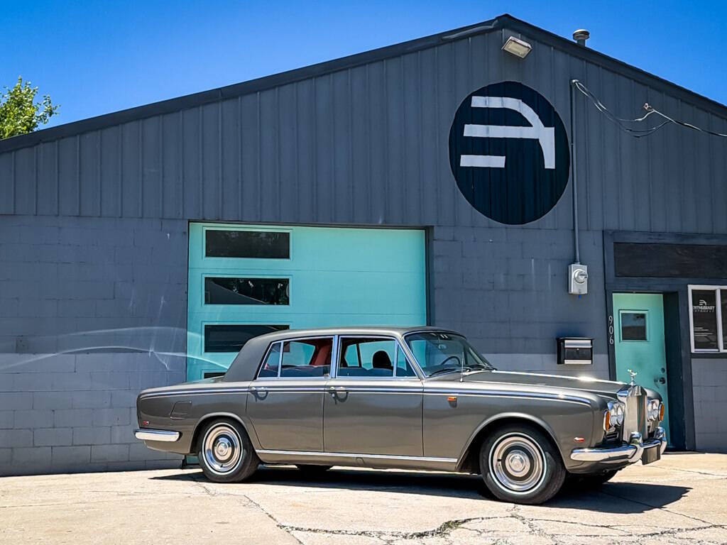 Rolls-Royce-Silver-Shadow-1969-Coupe-RED