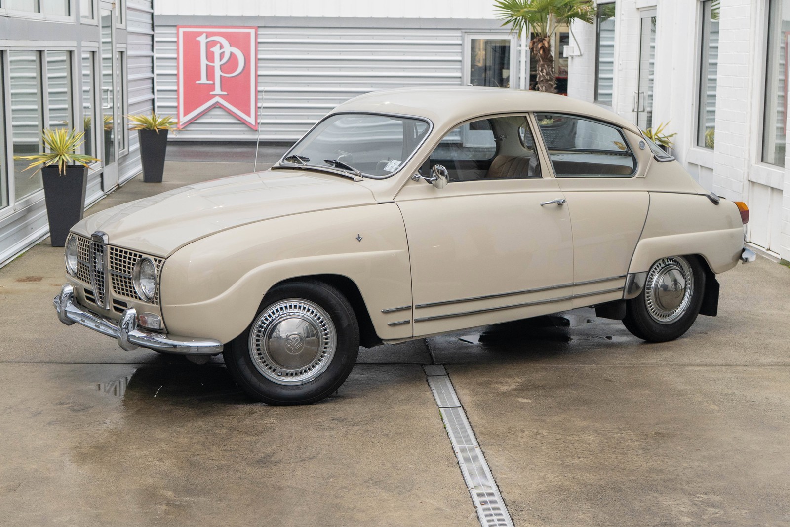 Saab-96-1967-Coupe-Brown