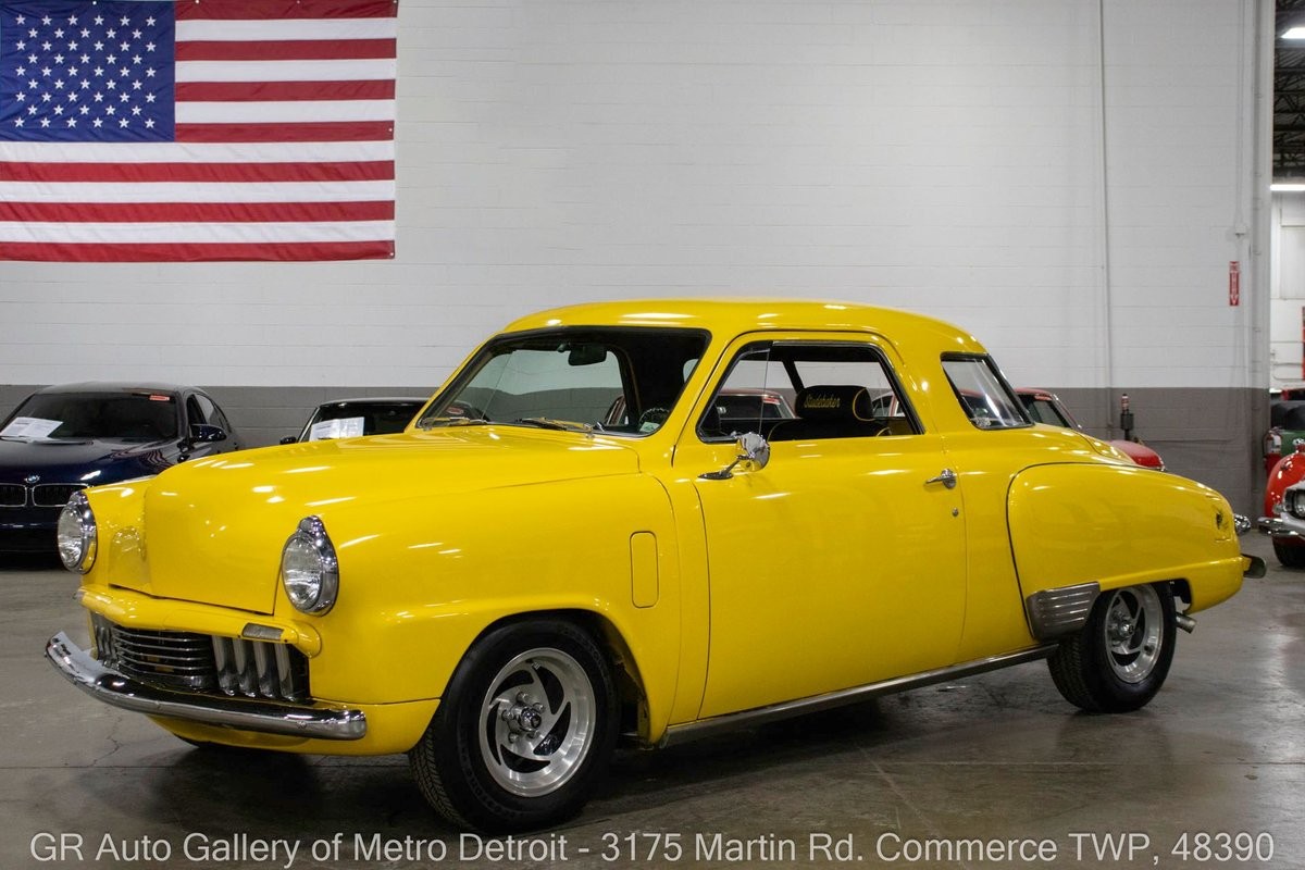 Studebaker-1947-Black-and-Yellow