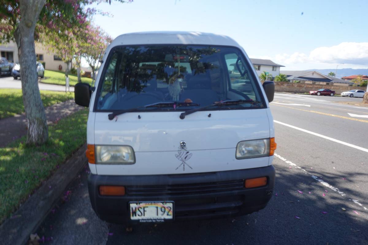 Suzuki-1996-white