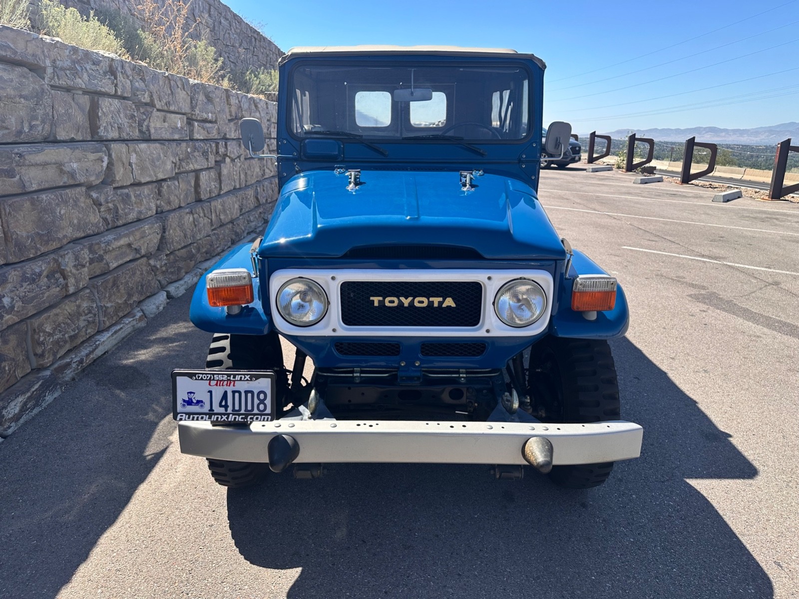 Toyota-1982-SUV-Gray
