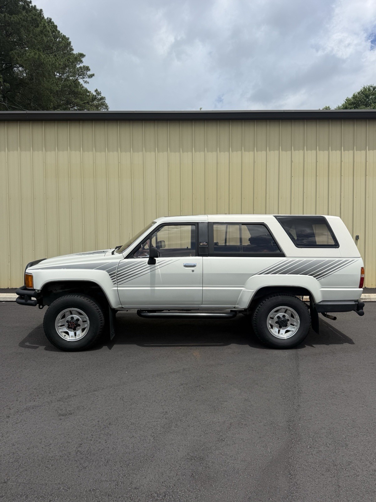 Toyota-4Runner-1987-SUV Toyota 4Runner 1987