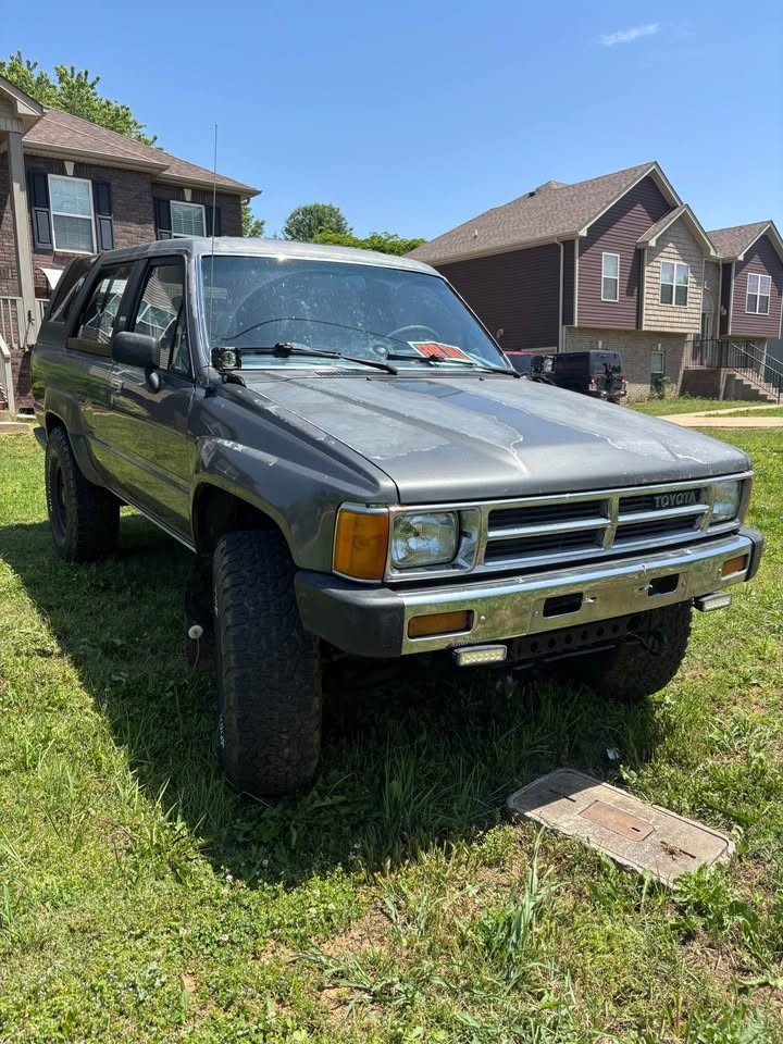 Toyota-4Runner-1988-SUV-Gray