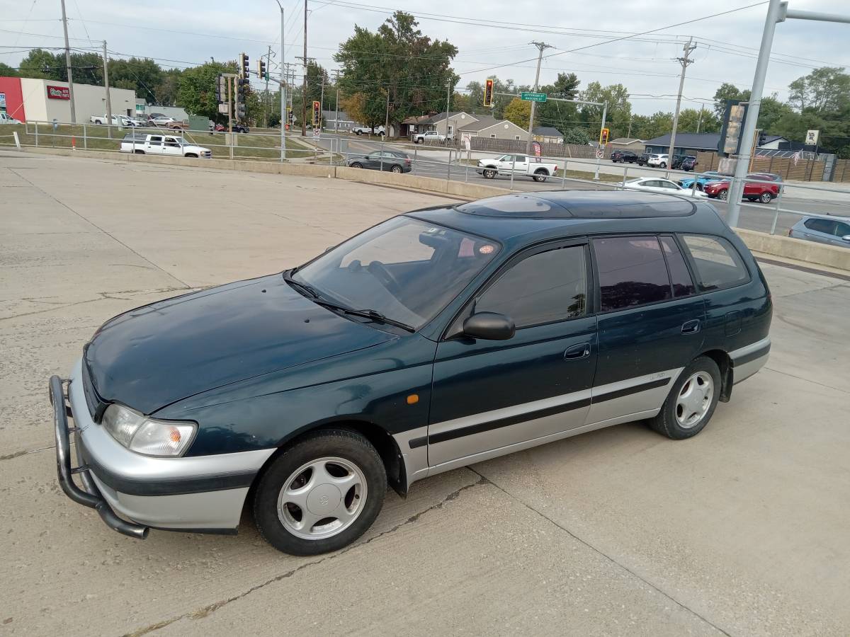 Toyota-Caldina-1994-green