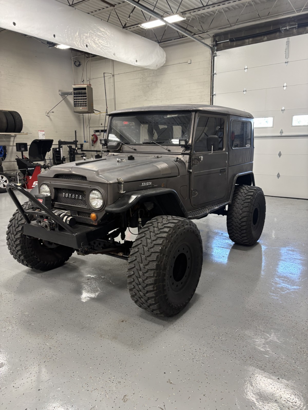 Toyota-FJ40-1968-SUV-Black