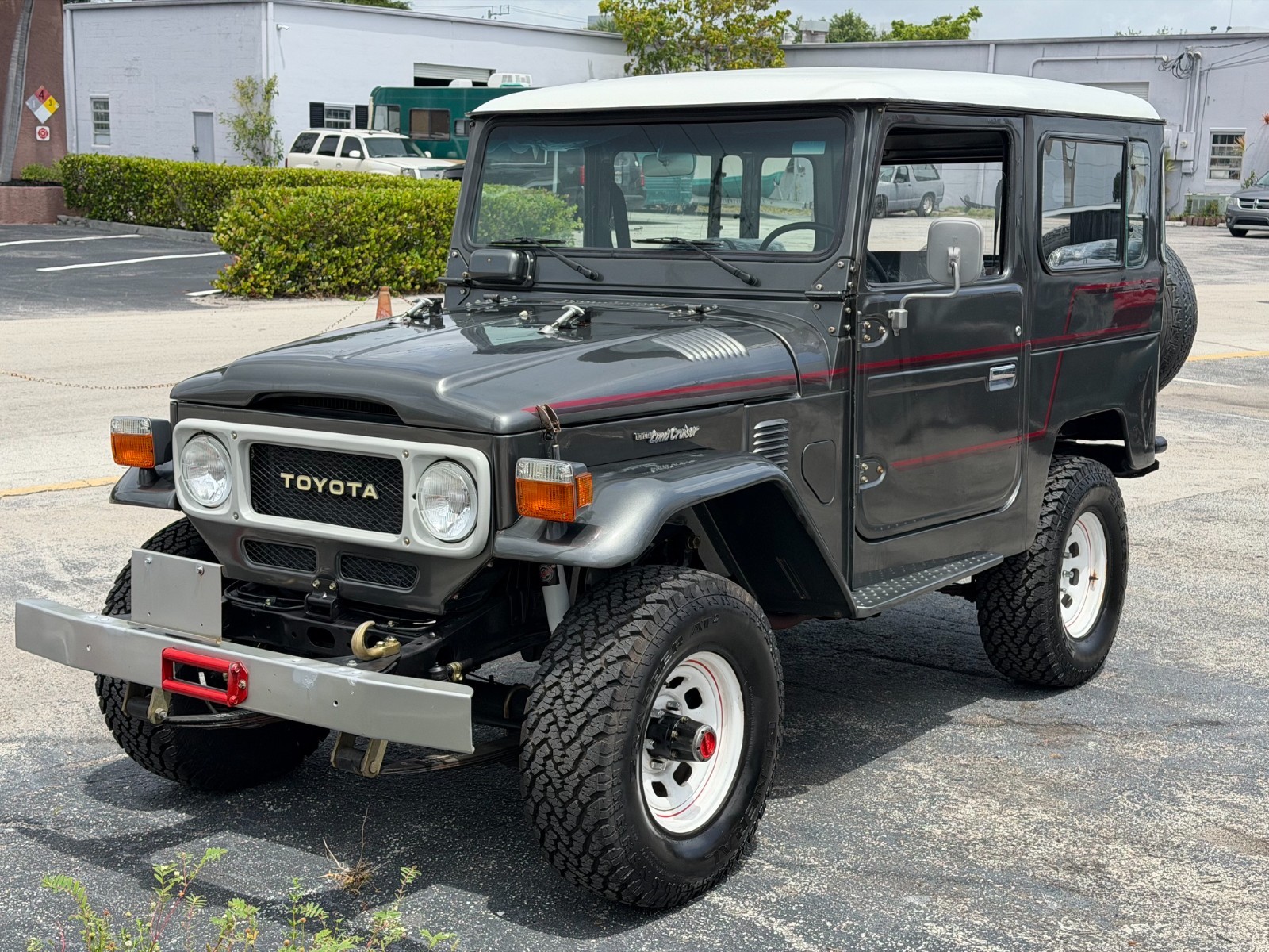 Toyota-FJ40-Land-Cruiser-1978-SUV-Brasil-Brown
