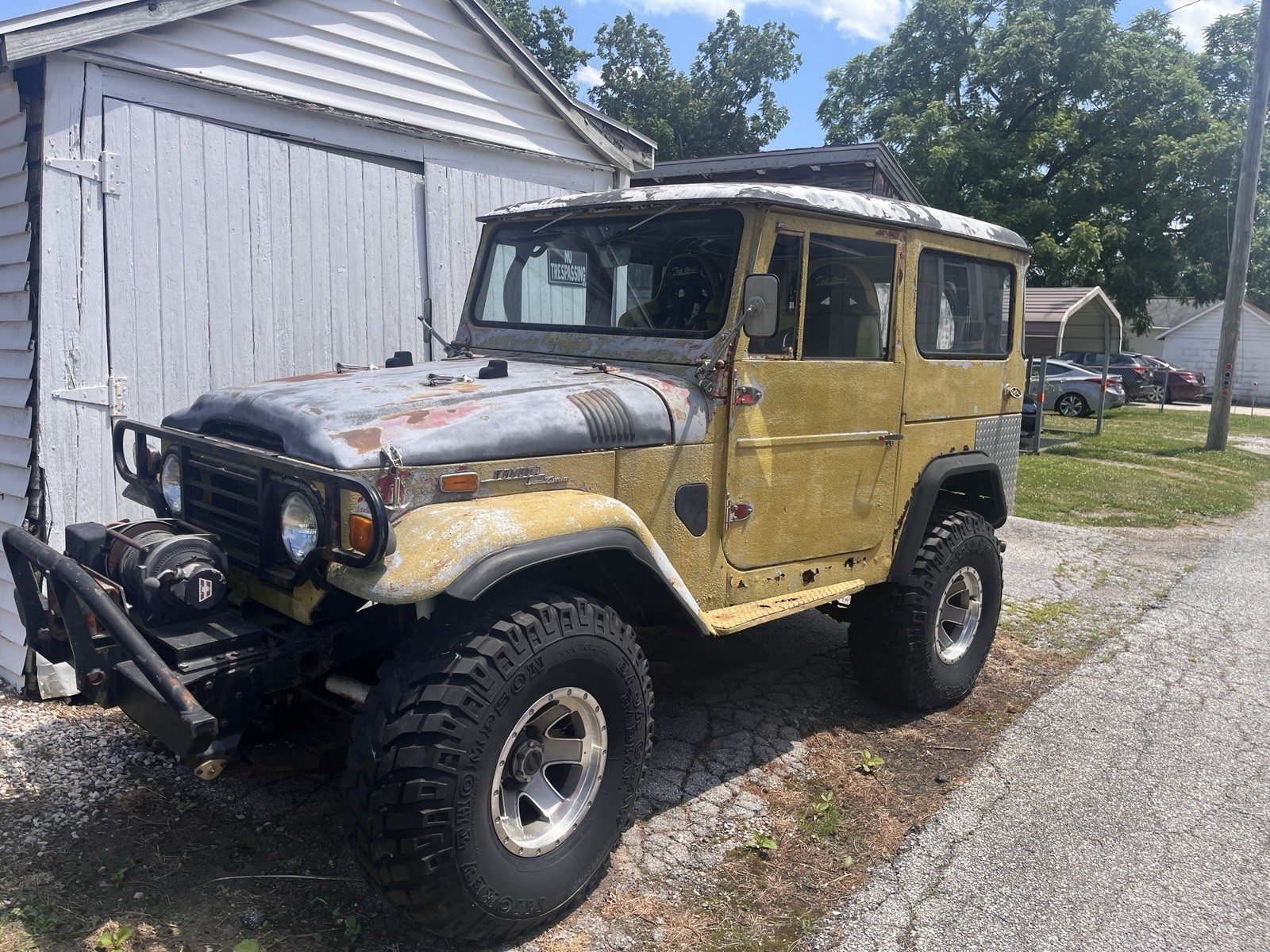 Toyota-Land-Cruiser-1975-Race-Car